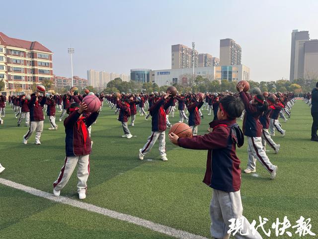竞技宝JJB中小学体育课如何“天天见”？在江苏看见体育活动加“宿”度(图4)