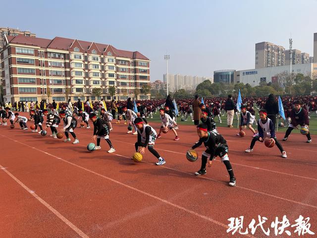 竞技宝JJB中小学体育课如何“天天见”？在江苏看见体育活动加“宿”度(图3)