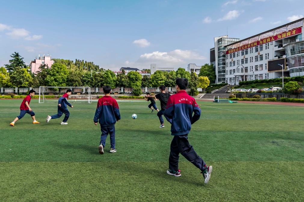 竞技宝JJBapp“每天一节体育课”太多了吗？为何设立刚性规定？(图6)