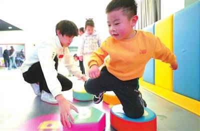 竞技宝JJB注册“这样的大哥哥大姐姐我们喜欢”(图1)