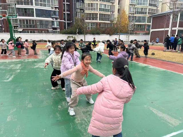 竞技宝JJB登录郑州管城区外国语牧歌小学：以特色体育课程绘牧歌教育华章(图3)
