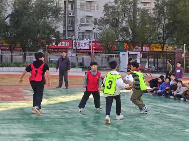 竞技宝JJB登录郑州管城区外国语牧歌小学：以特色体育课程绘牧歌教育华章(图2)